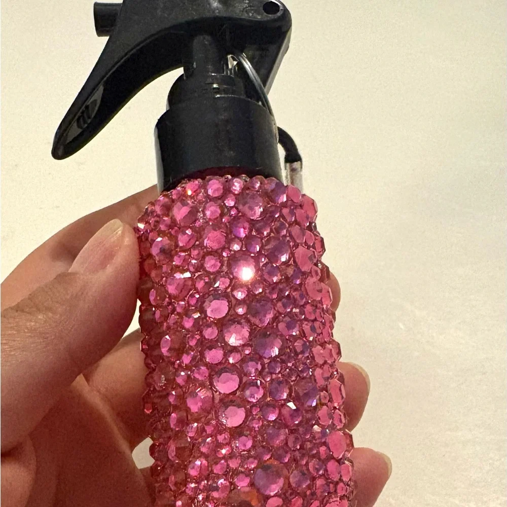 Pink Rhinestone Spray Bottle - Picture 2 of 4